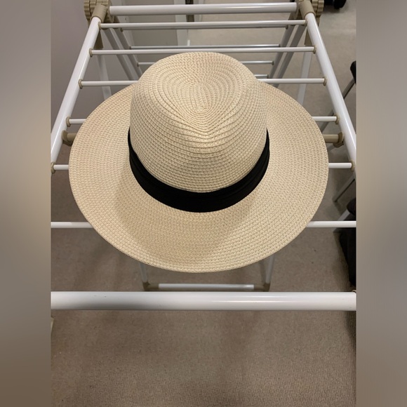 Hat - Picture 2 of 3